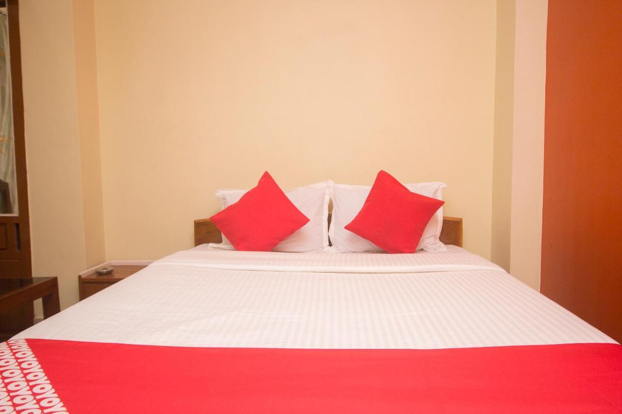 Oyo 48133 Hotel Payel Māldah Zewnętrze zdjęcie
