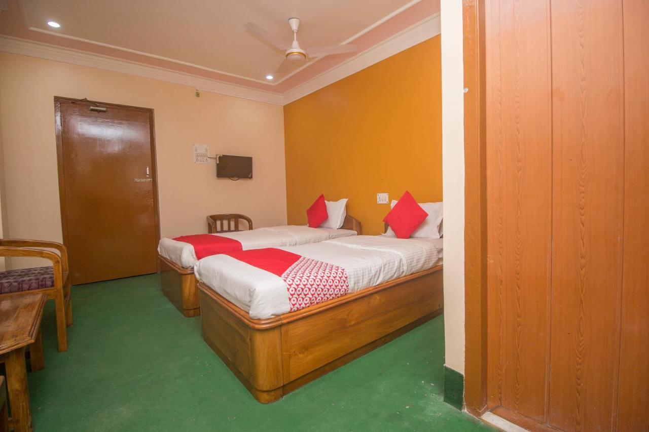 Oyo 48133 Hotel Payel Māldah Zewnętrze zdjęcie