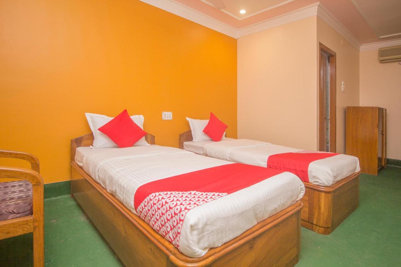 Oyo 48133 Hotel Payel Māldah Zewnętrze zdjęcie